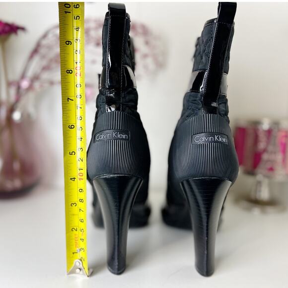 Calvin Klein Diamond Quilted Nylon Leather Trim Heeled Ankle Booties Black 8.5 - Picture 13 of 15